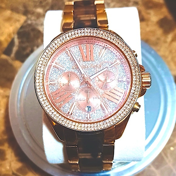 Michael Kors watch MK 6159. Absolutely stunning one of my favorite pieces - Picture 1 of 3